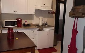 Cozy 1-Bdr Suite #20 By Amazing Property Rentals